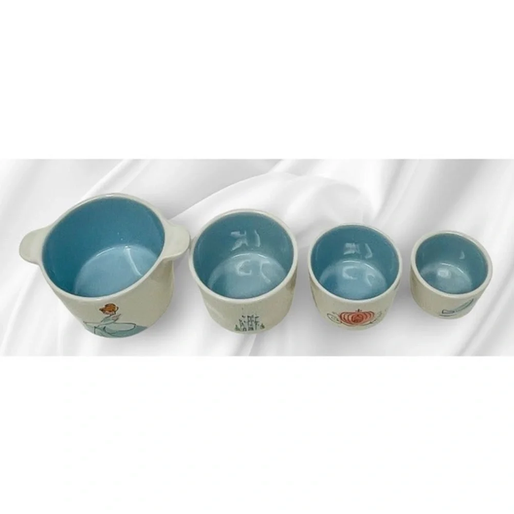 Cinderella Measuring Cups - Picture 4 of 5